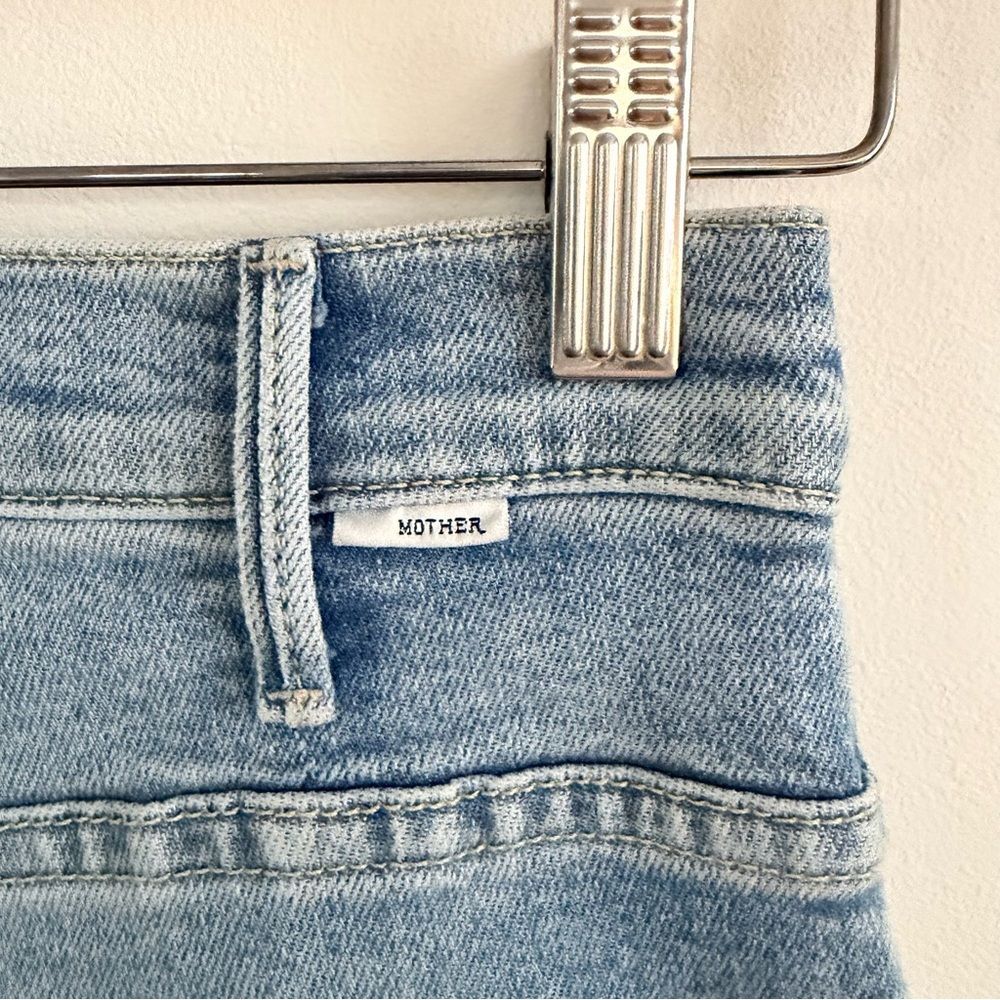 MOTHER The Hustler Ankle Chew Jeans 26 Light Wash Distressed Raw Hem Crop - Picture 11 of 16